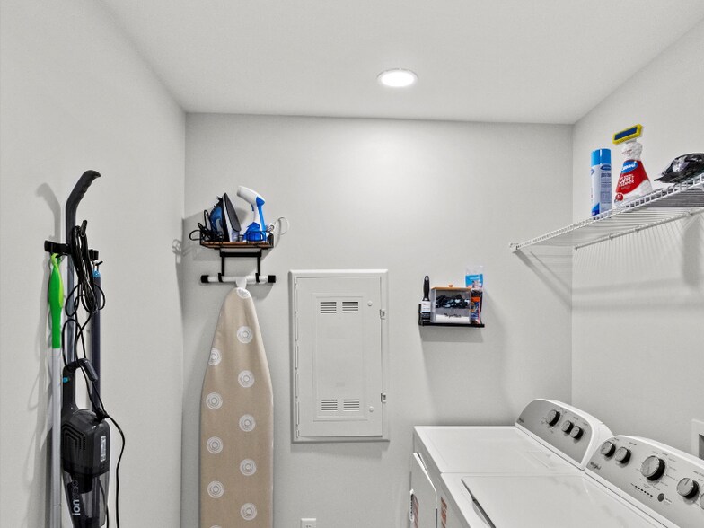 Building Photo - 1659 Legrand Rd