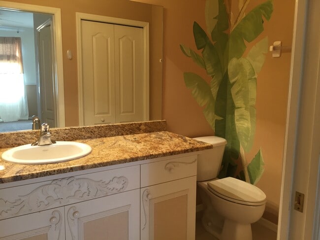 Building Photo - 8550 Kingbird Loop