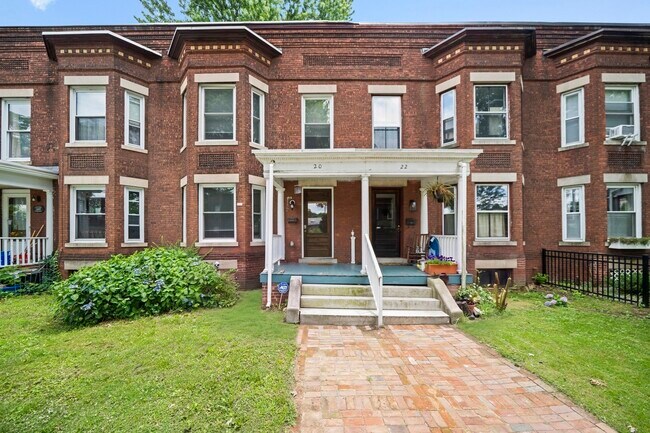 Building Photo - 20 Linden St
