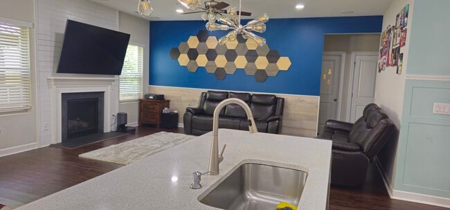 Building Photo - 5063 Burnwald Ct