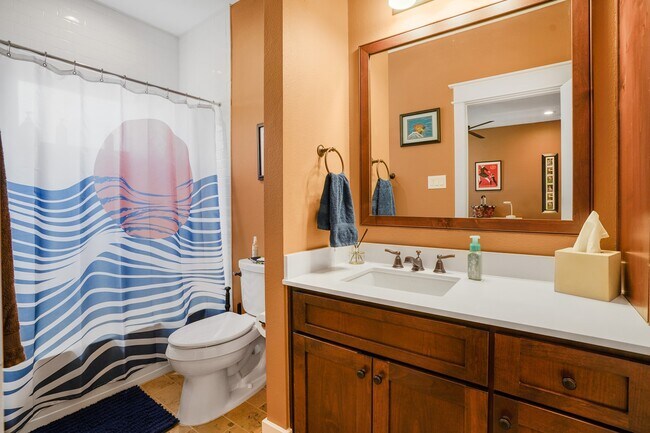 Building Photo - 508 W Polk St