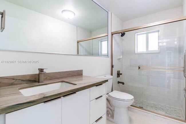 Building Photo - 3425 SW 69th Ave