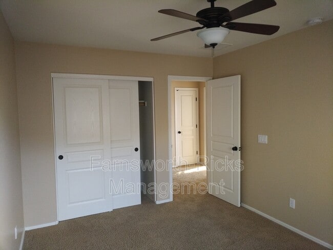 Building Photo - 619 S Buena Vista Ave