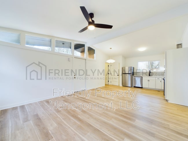 Building Photo - 304 Hobson St