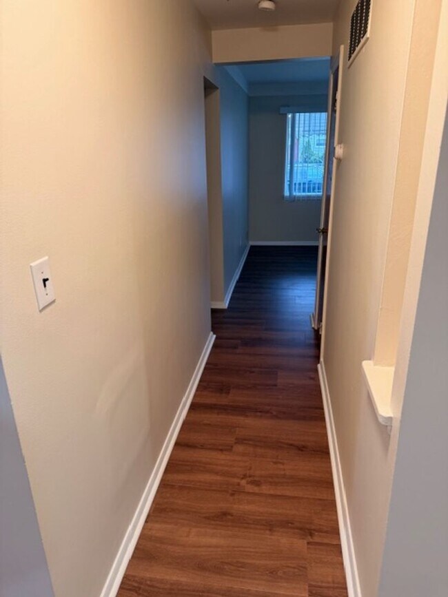 Building Photo - Freshly Transformed 3 Bed Home with Modern Upgrades!