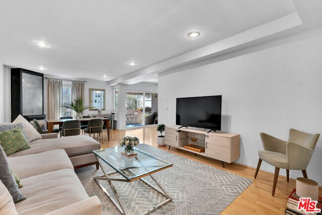 Primary Photo - 11789 Montana Ave