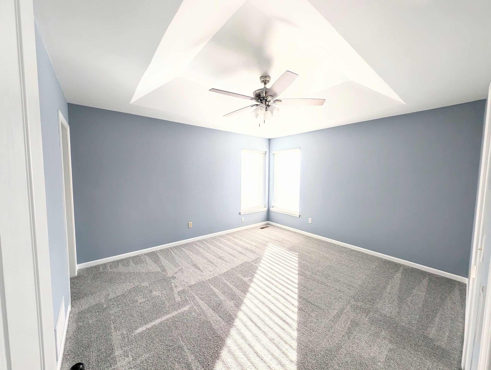 Building Photo - 1637 E Sheridan Bridge Ln