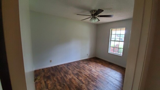 Building Photo - 309 Woodhaven Dr