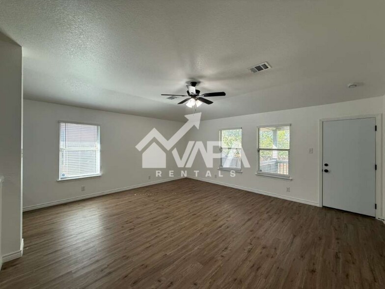 Building Photo - 9159 Everton