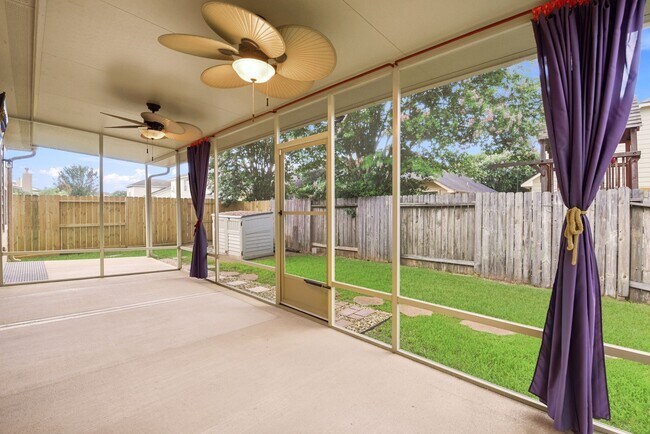 Building Photo - 24418 Lakecrest Bend Dr