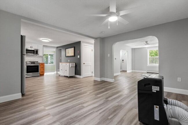 Building Photo - 3 Providence Hill Rd