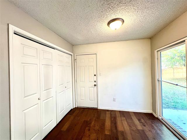 Building Photo - 7155 Penshire Dr