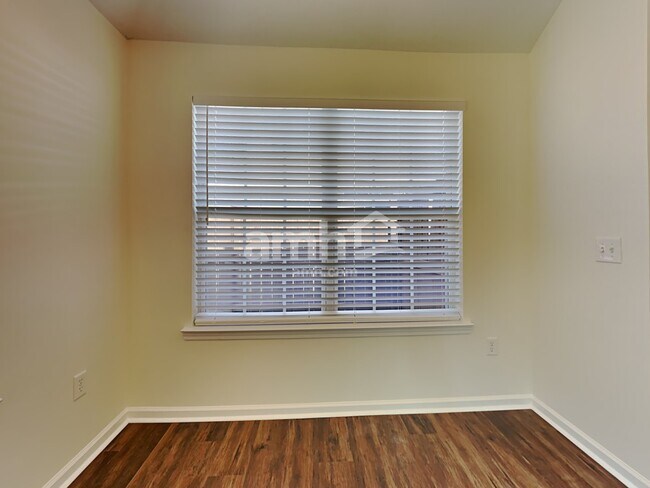 Building Photo - 61 Carlisle Ln