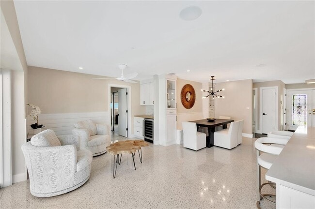 Building Photo - 807 Snug Island