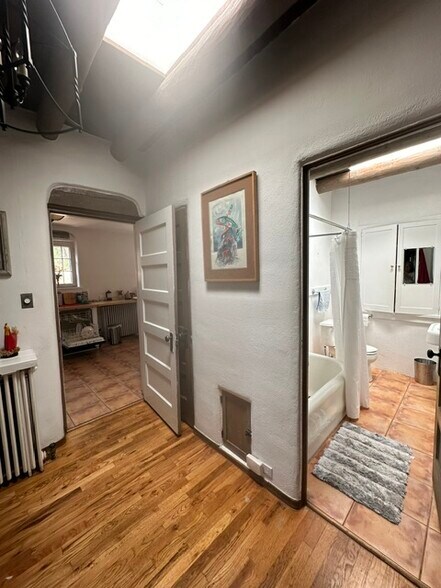 Building Photo - 335 Delgado St