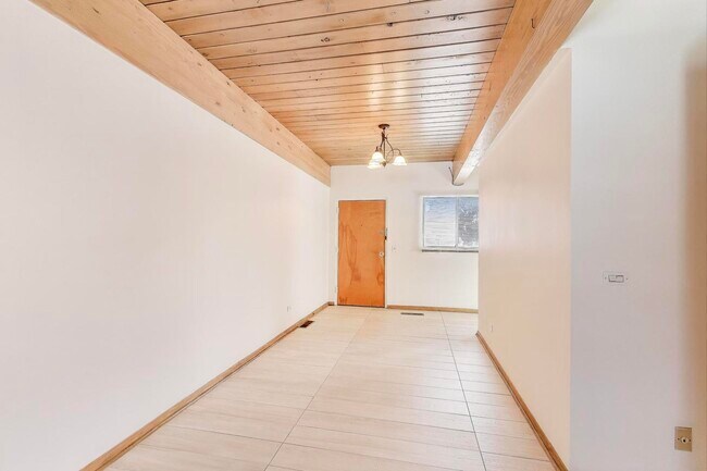 Building Photo - 1717 2nd St