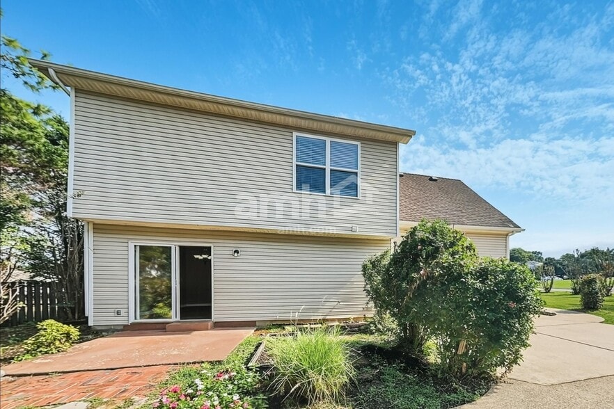 Building Photo - 2990 Buckner Ln
