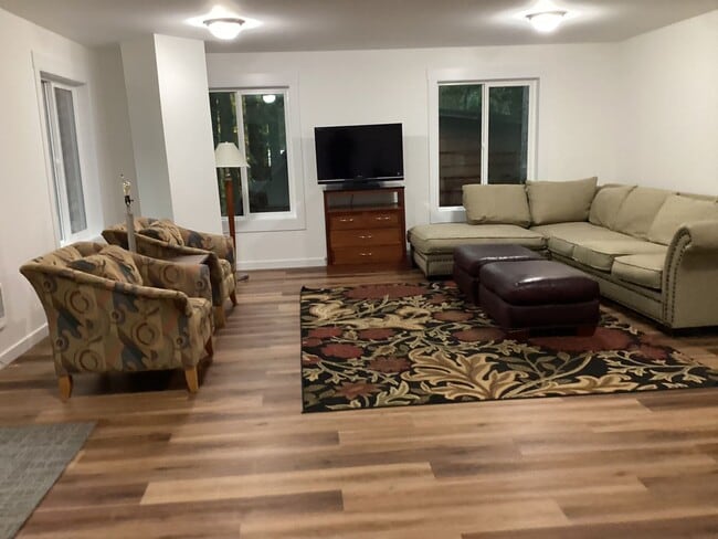 Building Photo - NK01