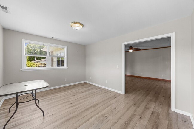 Building Photo - 3 Bed 2 Bath Marshallberg Home Available now