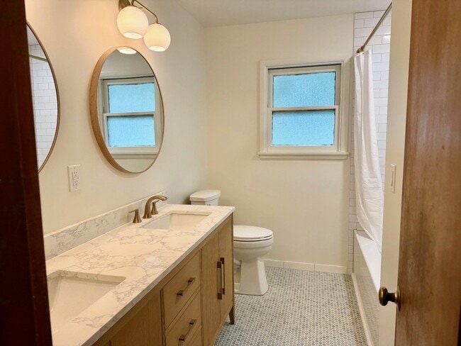 Building Photo - 2021 Taft Ave