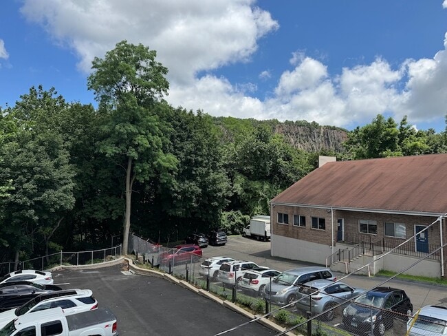 Building Photo - 1085 Whalley Ave