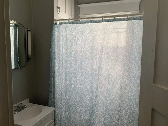 Building Photo - VIDEOTOUR: Charming 3-bedroom home in Quiet Neighborhood. PETS WELCOME