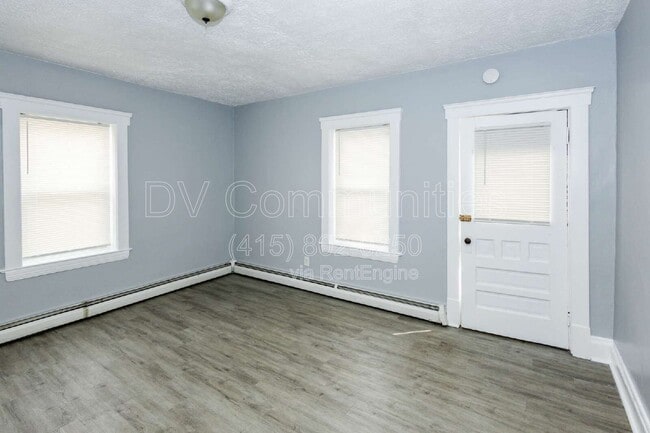 Building Photo - 1609 Lakewood Ave