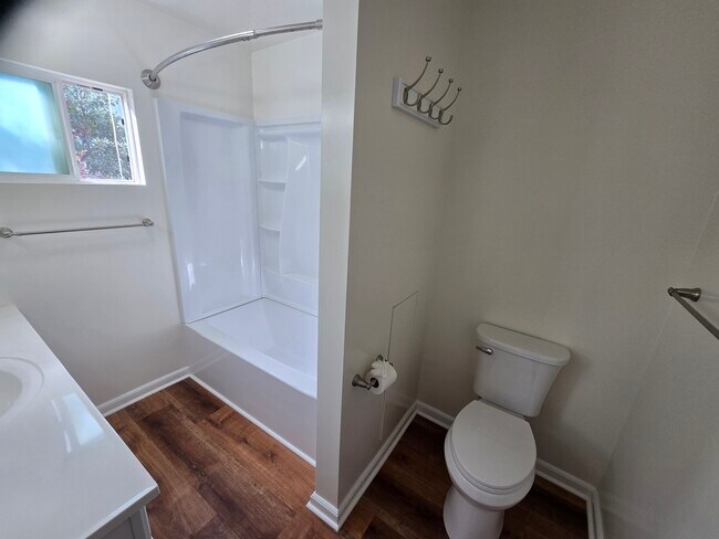 Building Photo - 449 Thumbelina Dr