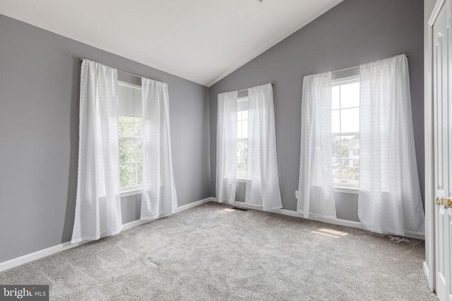 Building Photo - 1942 Glenroths Dr