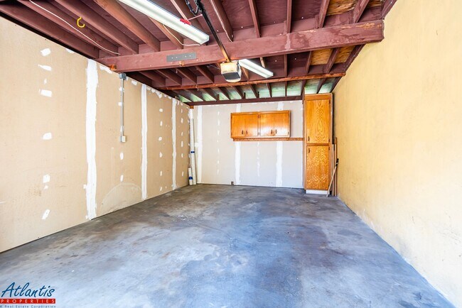 Building Photo - 768 Calderon Ave