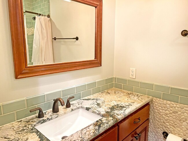 Building Photo - 4 bedroom updated West Torrance home