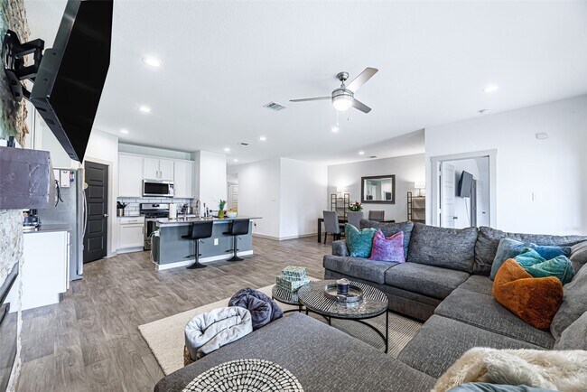 Building Photo - 246 Dusty Bridle Ln