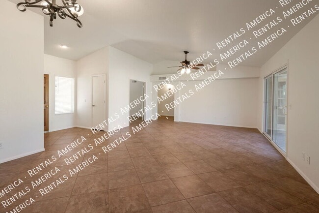 Building Photo - 1530 E Whitten St