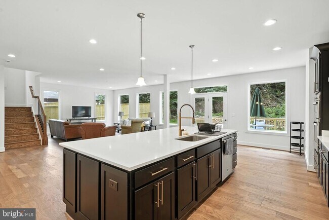 Building Photo - 5604 Clermont Dr