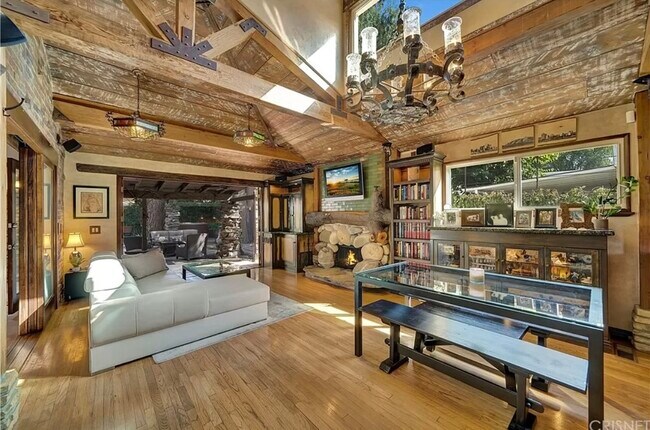 Building Photo - 4984 Topanga Canyon Blvd