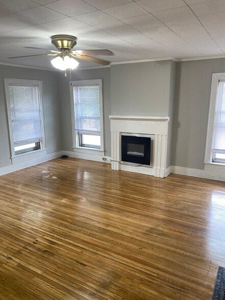 Large living room area with tons of natural light. - 2191 Grand Central Ave