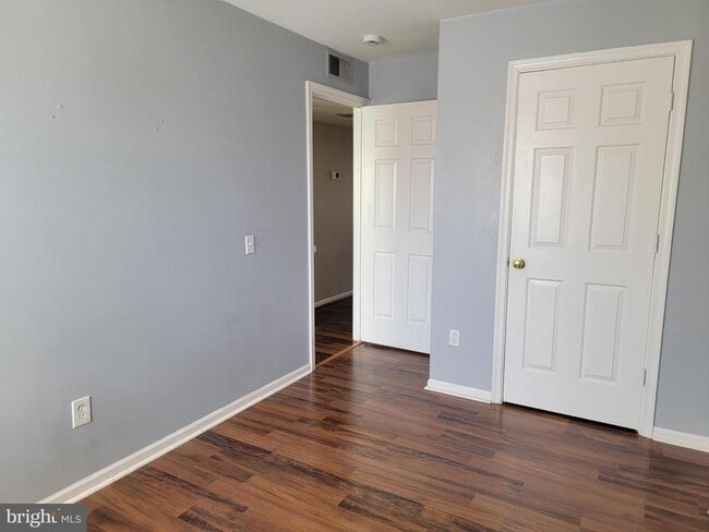 Building Photo - 9220 Niki Pl