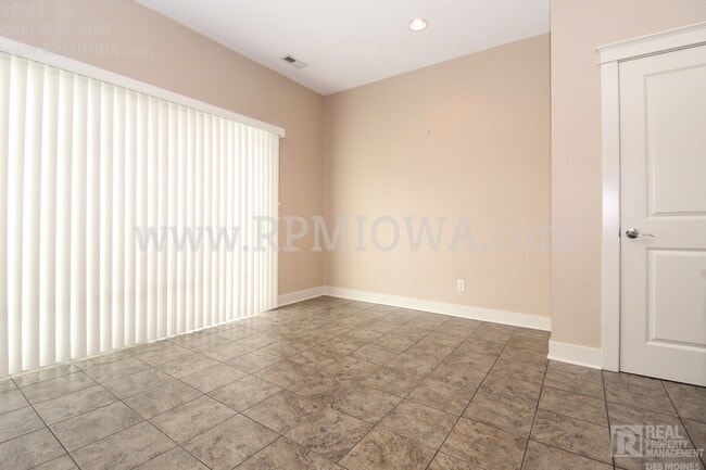 Building Photo - JOHNSTON SCHOOLS!! 3 Bed 2.5 Bath Townhome in Grimes