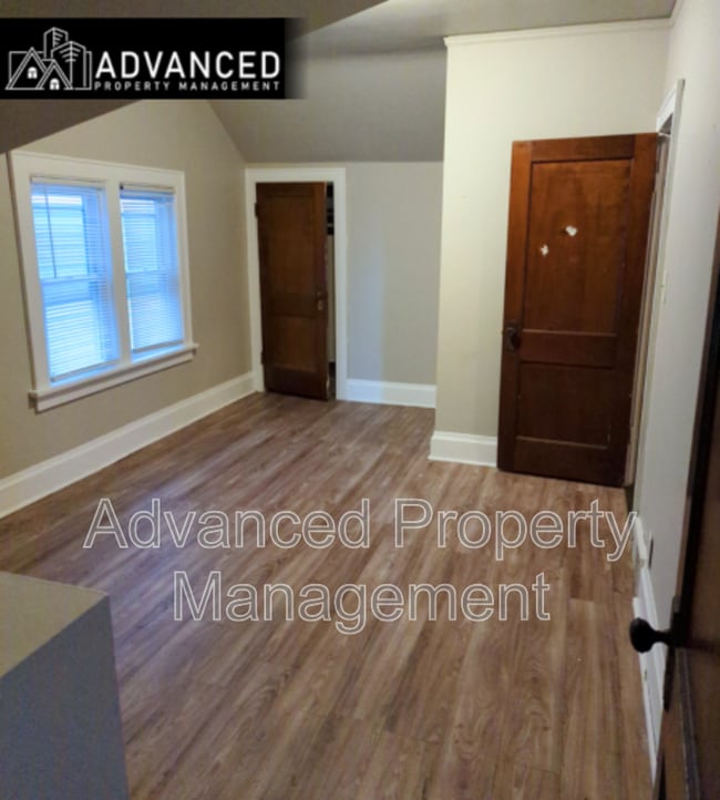 Building Photo - 3251 N 28th St