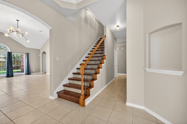 Building Photo - 2223 Fern Mist Ln