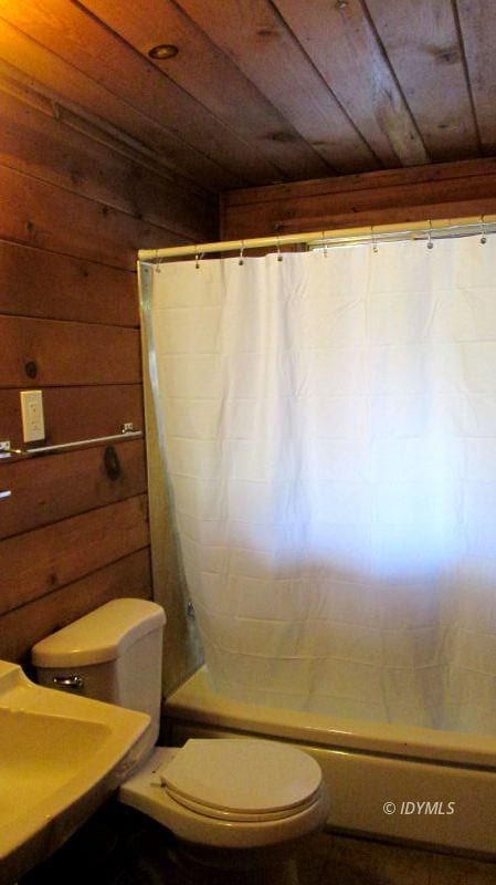 Building Photo - 2 story 1 bedroom apartment.