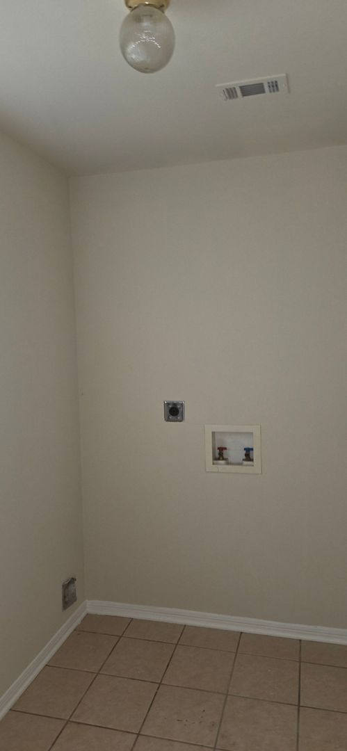 Building Photo - 809 Leifester Cir