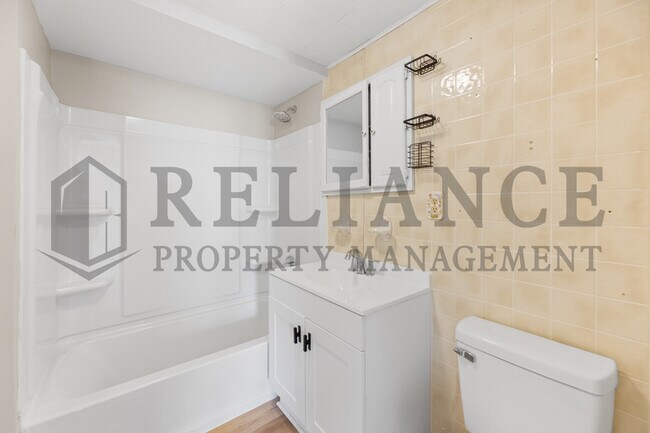 Building Photo - 1823 S Hiram St