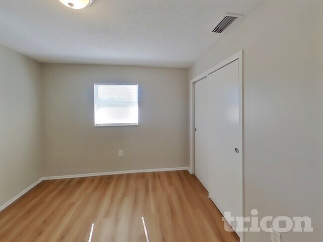 Building Photo - 6320 Moog Rd