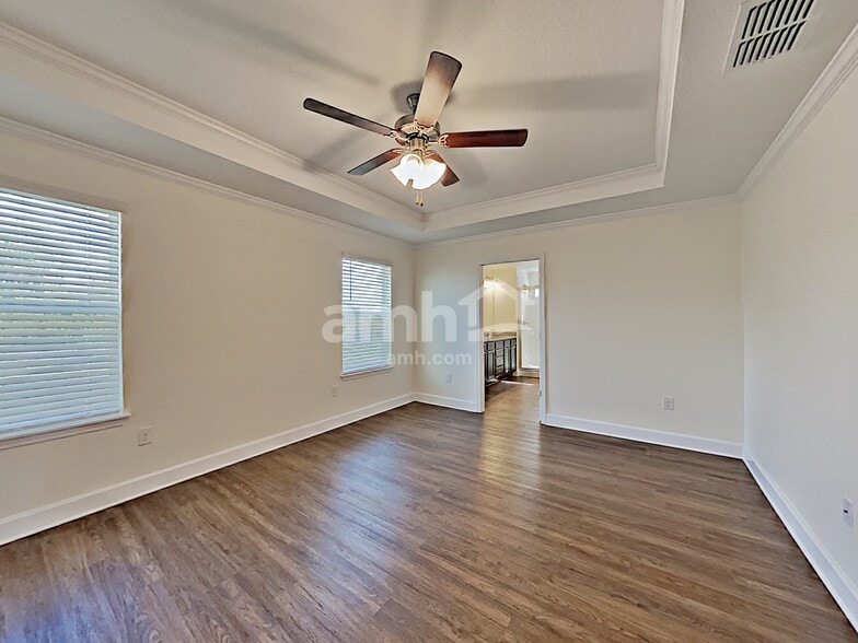 Building Photo - 4807 Reisswood Lp