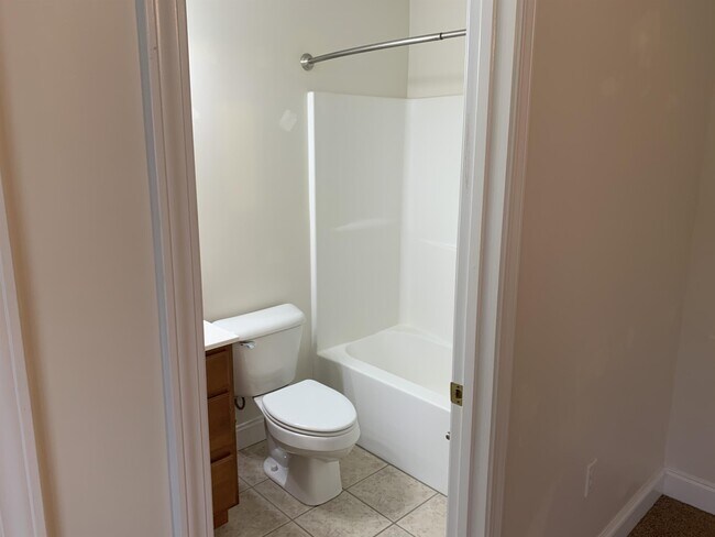 Building Photo - 172 Beth Ln