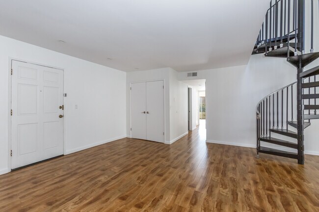 Building Photo - 1738 S Bentley Ave