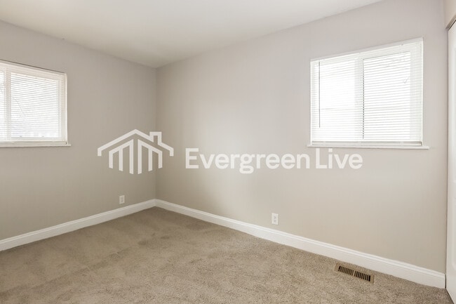 Building Photo - 8816 Montery Ct