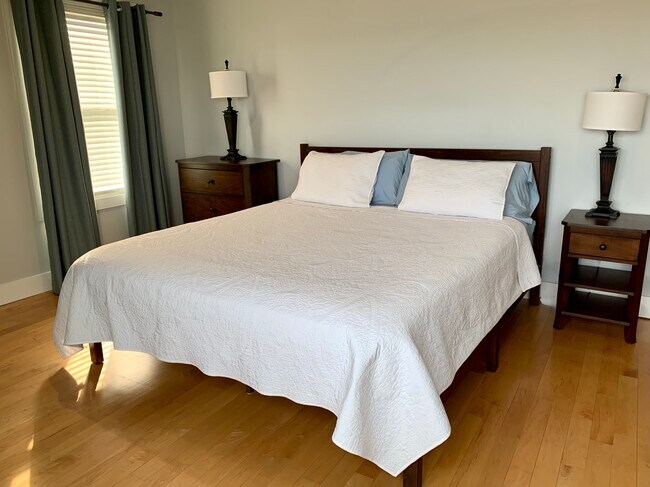 Building Photo - 220 Veranda St