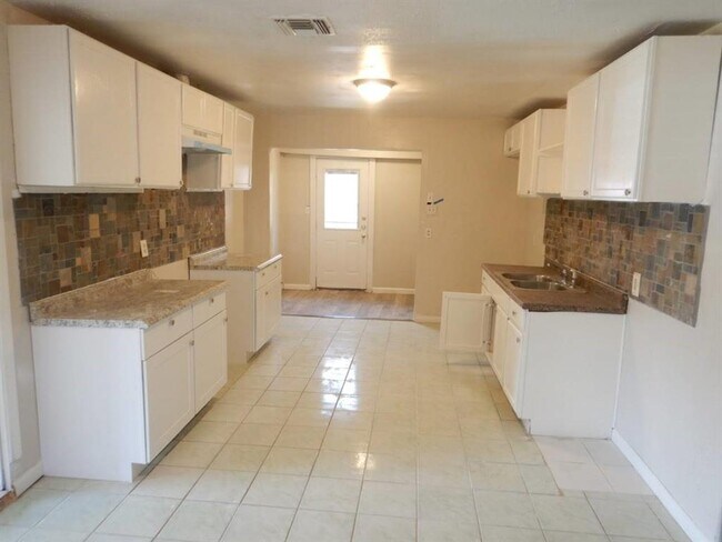 Building Photo - 419 Gammon Dr